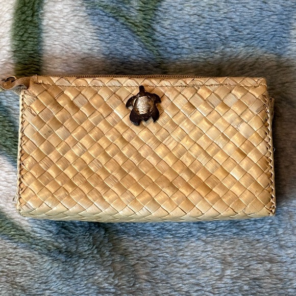Handmade Handbags - Honu Lauhala Clutch Makeup bag: Pūhala Woven Hawaiian Sea Turtle